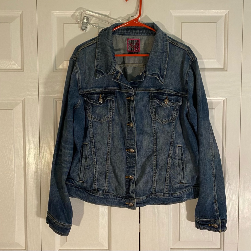 Torrid denim jacket size 1 (14/16)